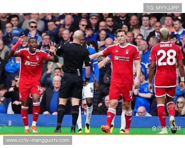 埃弗顿2-1逆转诺丁汉森林,戴奇重返古迪逊公园遭旧主绝杀